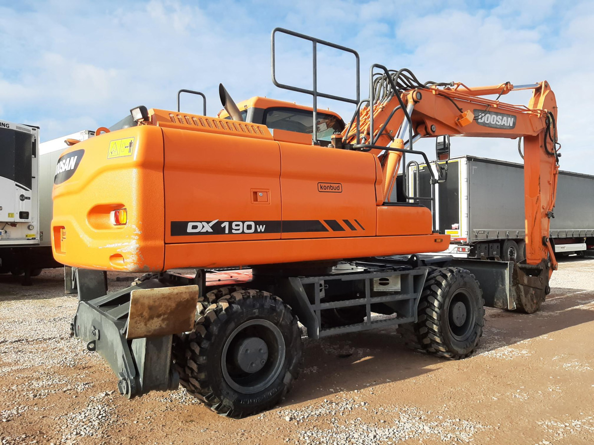 Koparka kołowa Doosan DX190W-3 2014 - 9261 mtg - silnik sprawny - Ratastel ekskavaator: pilt 5 Koparka kołowa Doosan DX190W-3 2014 - 9261 mtg - silnik sprawny - Ratastel ekskavaator: pilt 5