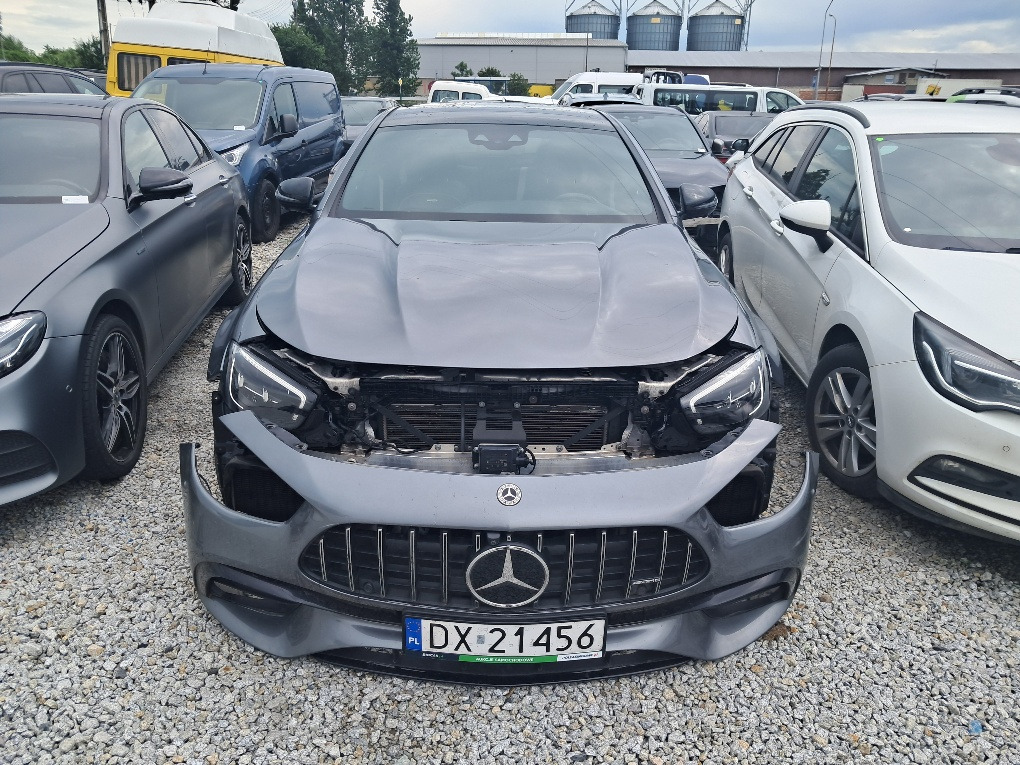 MERCEDES BENZ AMG E63S SEDAN - Sedaan: pilt 2 MERCEDES BENZ AMG E63S SEDAN - Sedaan: pilt 2