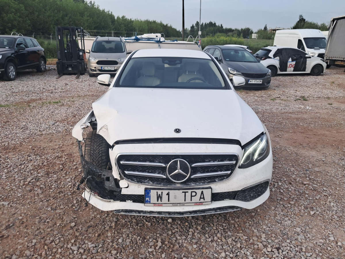 MERCEDES BENZ E 220 D 4MATIC SEDAN - Sedaan: pilt 2 MERCEDES BENZ E 220 D 4MATIC SEDAN - Sedaan: pilt 2