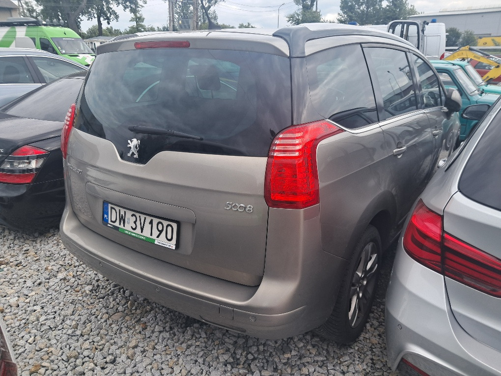 PEUGEOT 5008 KOMBI - Maastur: pilt 3 PEUGEOT 5008 KOMBI - Maastur: pilt 3