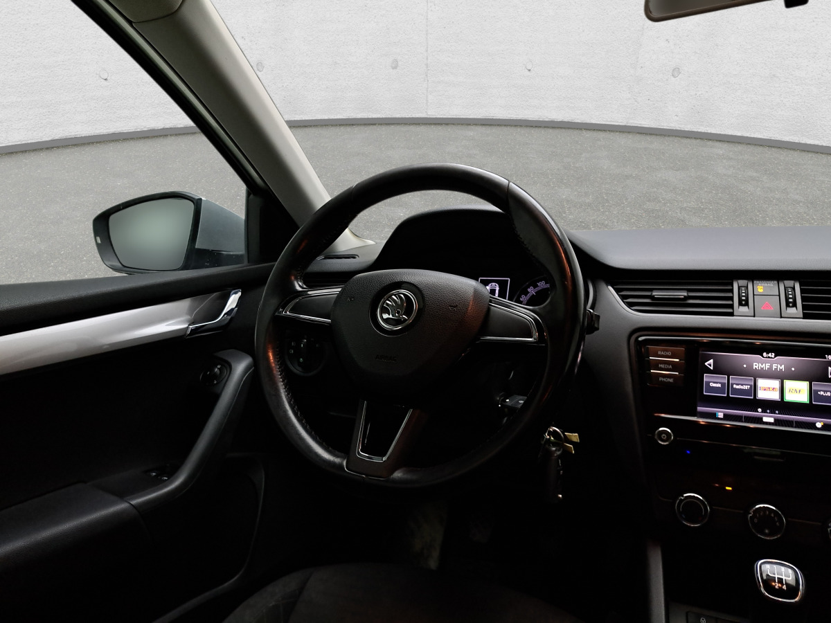 Auto SKODA OCTAVIA KOMBI: pilt 11