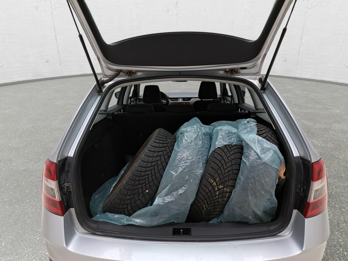 Auto SKODA OCTAVIA KOMBI: pilt 14