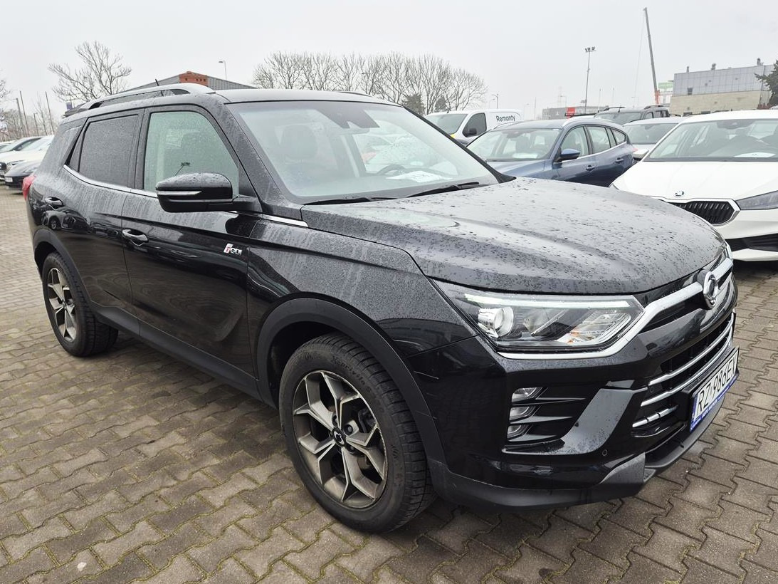 Maastur SSANGYONG KORANDO SUV: pilt 1