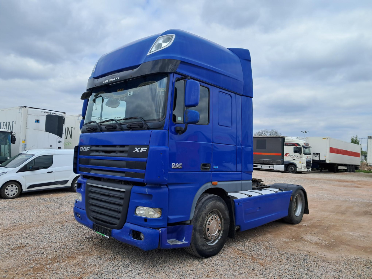 DAF XF CIĄGNIK SIODŁOWY - Sadulveok: pilt 3 DAF XF CIĄGNIK SIODŁOWY - Sadulveok: pilt 3