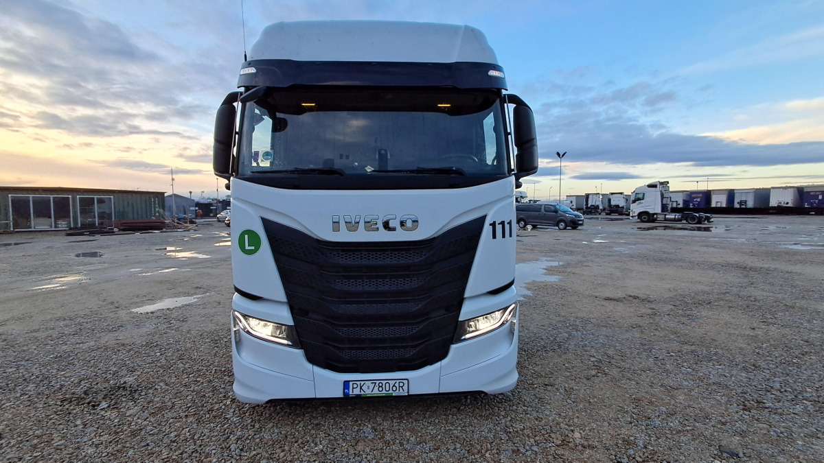 IVECO AS440ST/FP LT CIĄGNIK SIODŁOWY - Sadulveok: pilt 2 IVECO AS440ST/FP LT CIĄGNIK SIODŁOWY - Sadulveok: pilt 2