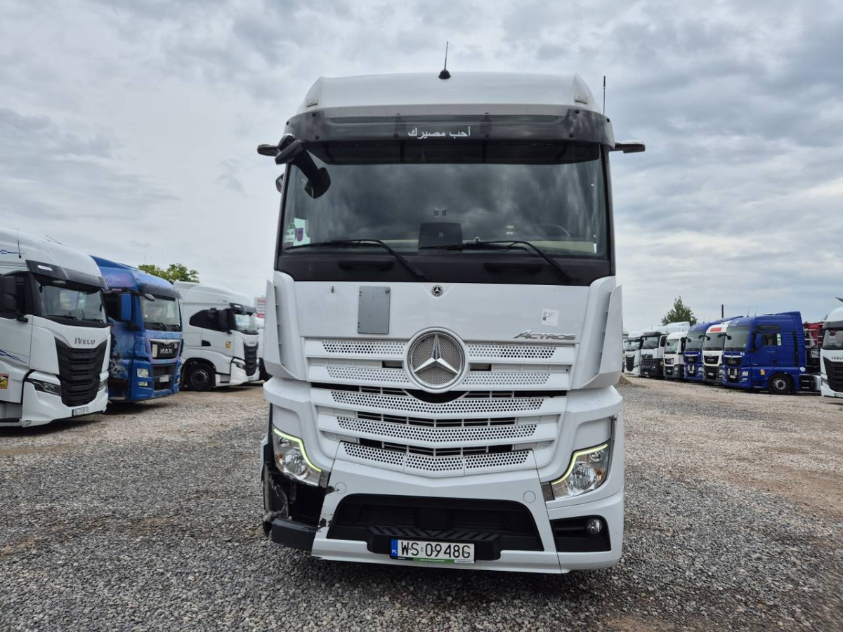 MERCEDES BENZ ACTROS CIĄGNIK SIODŁOWY - Sadulveok: pilt 2 MERCEDES BENZ ACTROS CIĄGNIK SIODŁOWY - Sadulveok: pilt 2