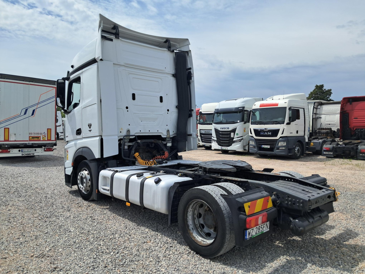 MERCEDES BENZ ACTROS CIĄGNIK SIODŁOWY - Sadulveok: pilt 4 MERCEDES BENZ ACTROS CIĄGNIK SIODŁOWY - Sadulveok: pilt 4