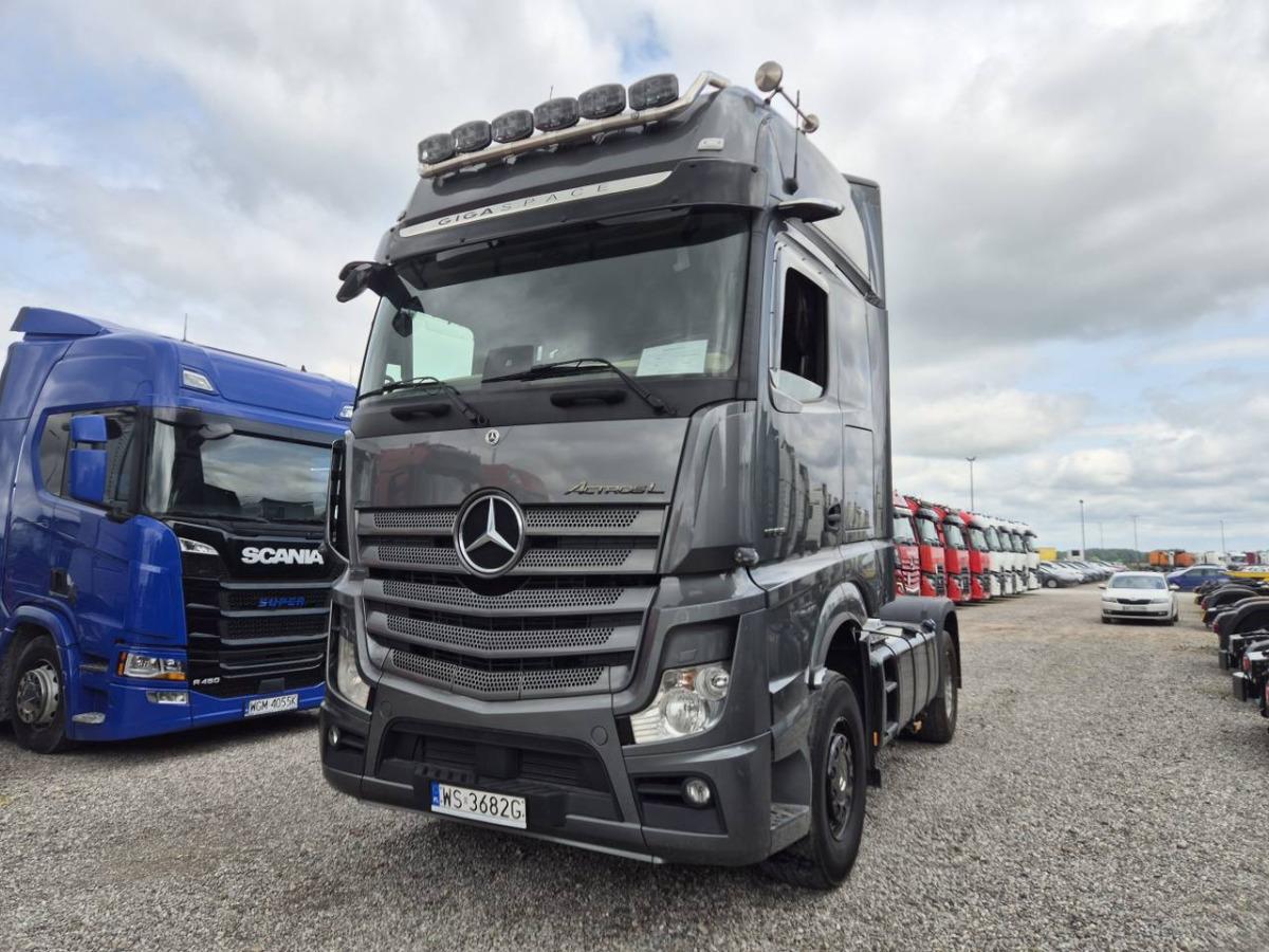 MERCEDES BENZ ACTROS CIĄGNIK SIODŁOWY - Sadulveok: pilt 3 MERCEDES BENZ ACTROS CIĄGNIK SIODŁOWY - Sadulveok: pilt 3