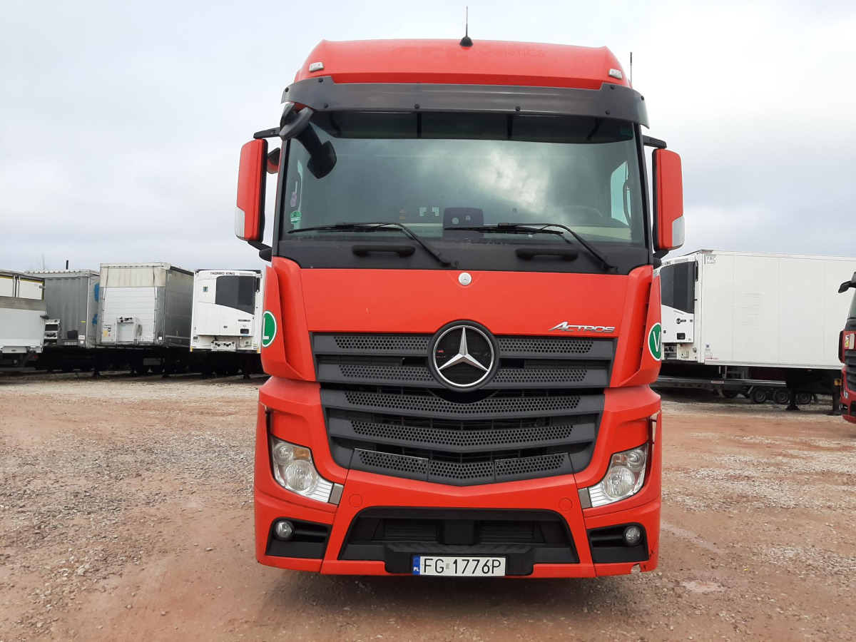 MERCEDES BENZ ACTROS CIĄGNIK SIODŁOWY - Sadulveok: pilt 4 MERCEDES BENZ ACTROS CIĄGNIK SIODŁOWY - Sadulveok: pilt 4