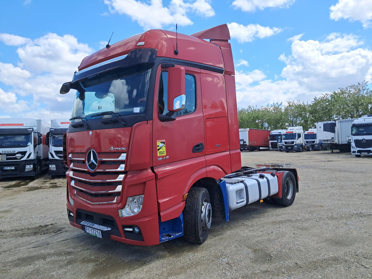 MERCEDES BENZ ACTROS CIĄGNIK SIODŁOWY - Sadulveok: pilt 3 MERCEDES BENZ ACTROS CIĄGNIK SIODŁOWY - Sadulveok: pilt 3