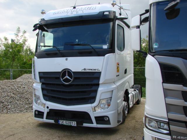 MERCEDES BENZ ACTROS CIĄGNIK SIODŁOWY - Sadulveok: pilt 2 MERCEDES BENZ ACTROS CIĄGNIK SIODŁOWY - Sadulveok: pilt 2