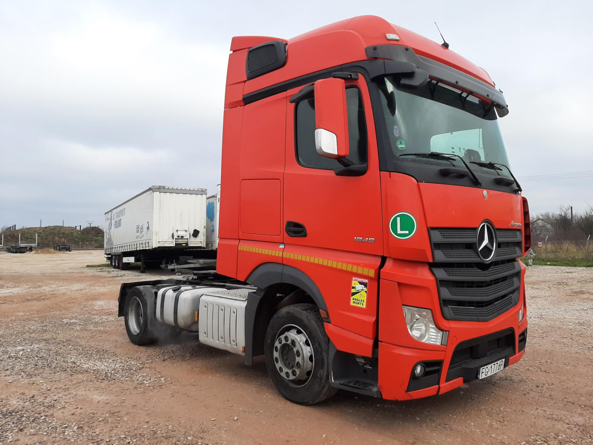 MERCEDES BENZ ACTROS CIĄGNIK SIODŁOWY - Sadulveok: pilt 1 MERCEDES BENZ ACTROS CIĄGNIK SIODŁOWY - Sadulveok: pilt 1