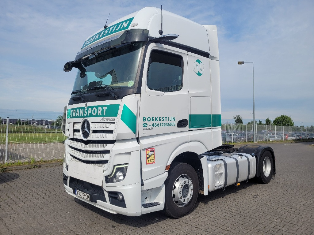 MERCEDES BENZ ACTROS CIĄGNIK SIODŁOWY - Sadulveok: pilt 2 MERCEDES BENZ ACTROS CIĄGNIK SIODŁOWY - Sadulveok: pilt 2