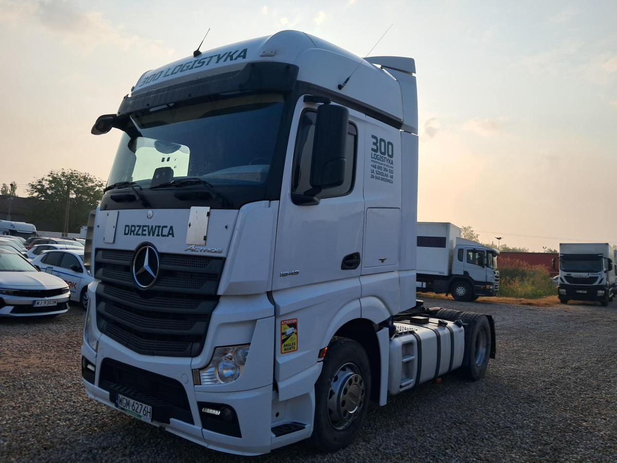 MERCEDES BENZ ACTROS CIĄGNIK SIODŁOWY - Sadulveok: pilt 2 MERCEDES BENZ ACTROS CIĄGNIK SIODŁOWY - Sadulveok: pilt 2
