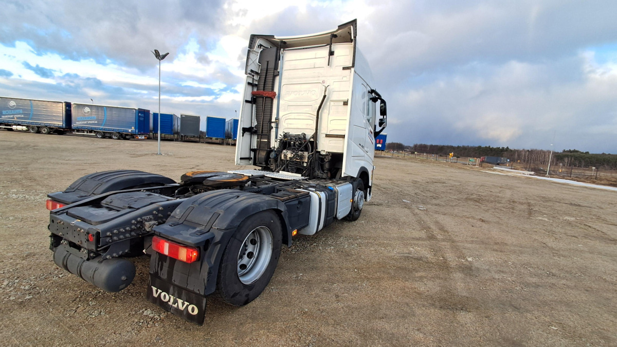 VOLVO FH 460 CIĄGNIK SIODŁOWY - Sadulveok: pilt 5 VOLVO FH 460 CIĄGNIK SIODŁOWY - Sadulveok: pilt 5