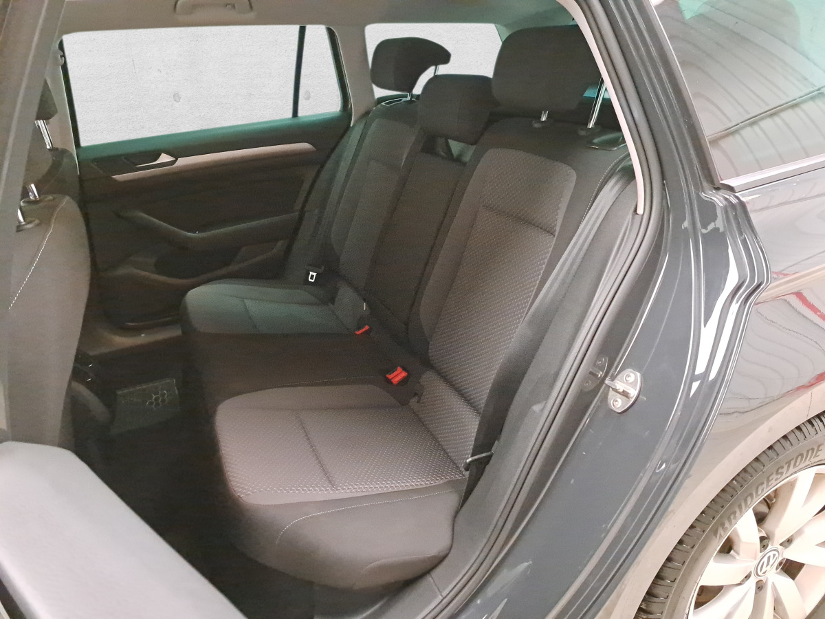 Auto VOLKSWAGEN PASSAT KOMBI: pilt 13