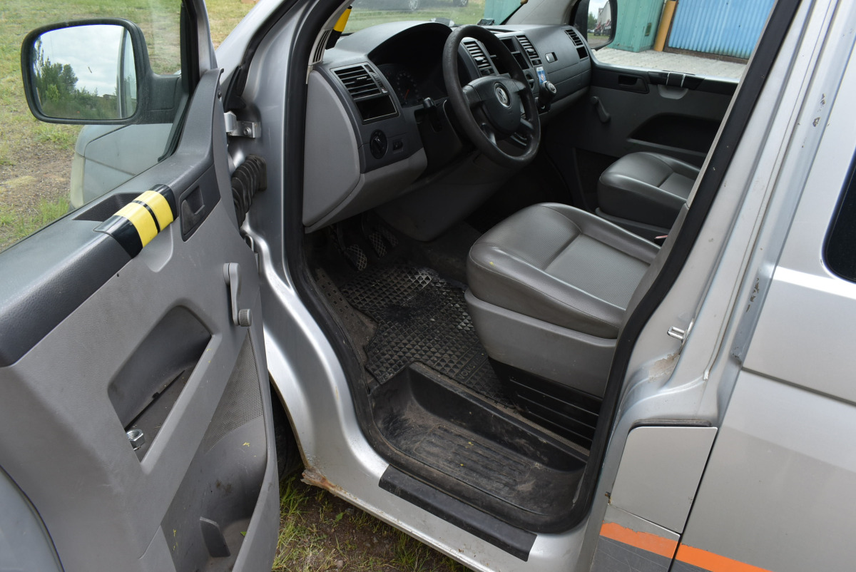 VOLKSWAGEN TRANSPORTER BRYGADÓWKA - Meeskonnaauto: pilt 5 VOLKSWAGEN TRANSPORTER BRYGADÓWKA - Meeskonnaauto: pilt 5