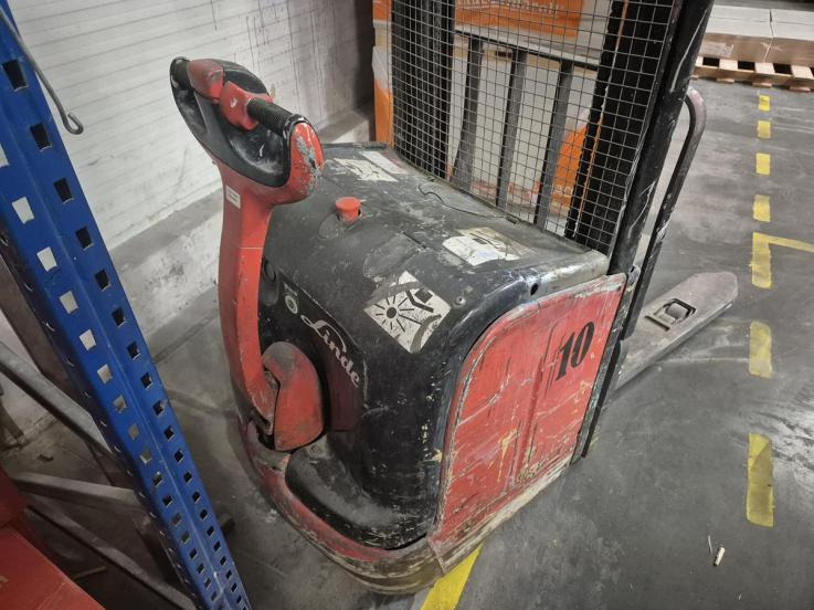 Wózek podnośnikowy – LINDE L14 – 2000 – 1.4 t – elektryczny - Virnastaja: pilt 5 Wózek podnośnikowy – LINDE L14 – 2000 – 1.4 t – elektryczny - Virnastaja: pilt 5