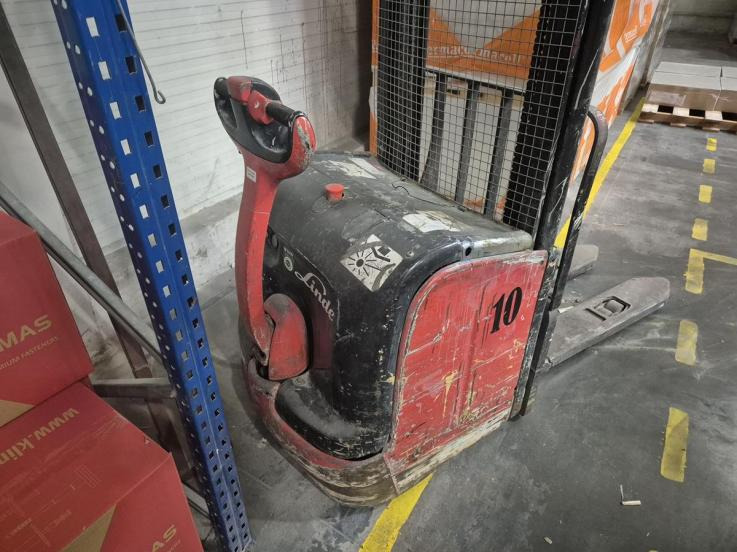 Wózek podnośnikowy – LINDE L14 – 2000 – 1.4 t – elektryczny - Virnastaja: pilt 4 Wózek podnośnikowy – LINDE L14 – 2000 – 1.4 t – elektryczny - Virnastaja: pilt 4