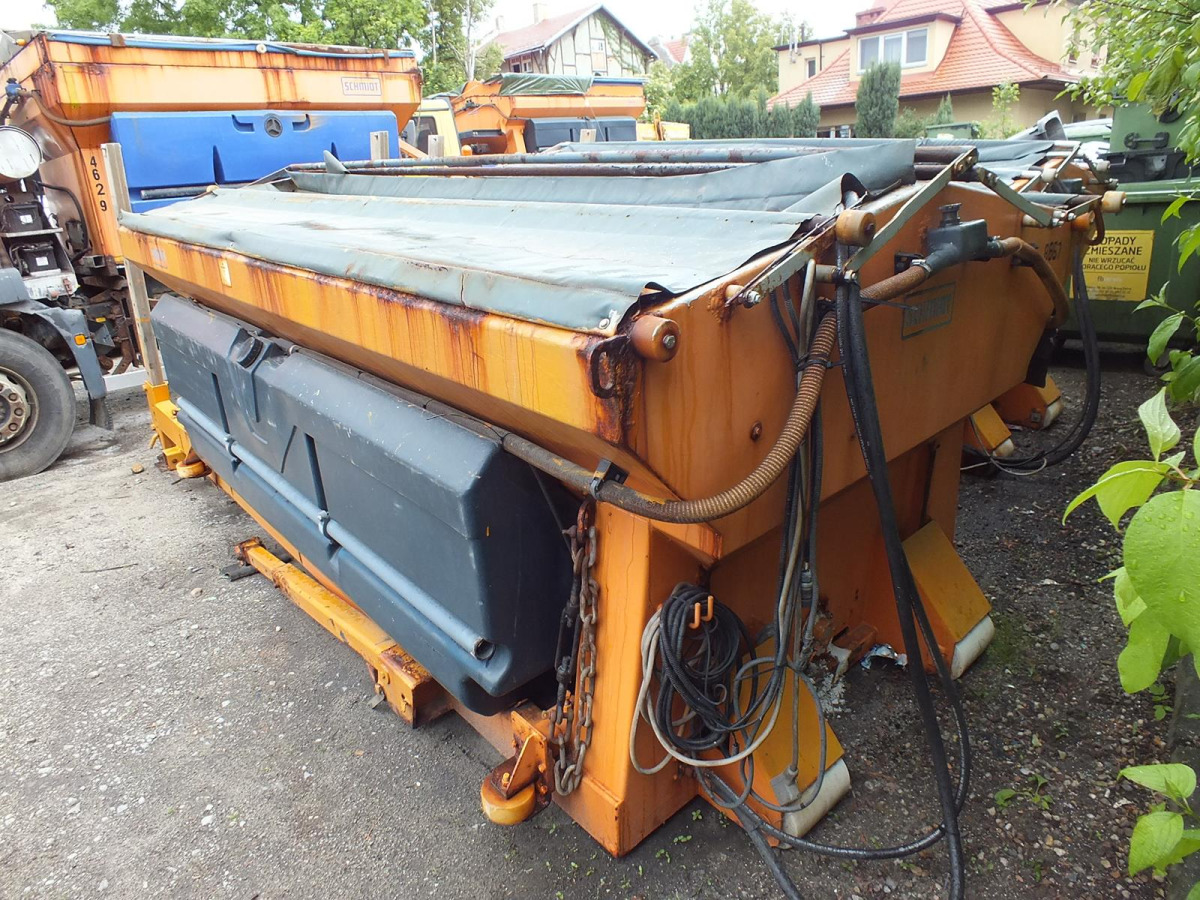 Zabudowa piaskarki – SCHMIDT STRATOS S50-36 – 2003 – 1887kg - Liiva-/ Soolajaotur: pilt 1 Zabudowa piaskarki – SCHMIDT STRATOS S50-36 – 2003 – 1887kg - Liiva-/ Soolajaotur: pilt 1