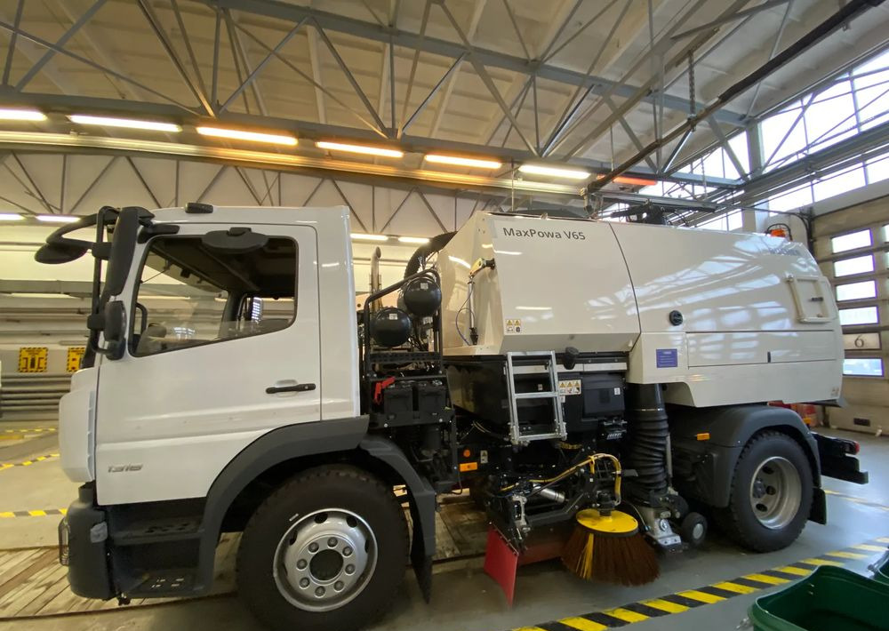 Mercedes-Benz Mercedes-Benz Atego 1318 LKO Zamiatarka - Prügiauto: pilt 3 Mercedes-Benz Mercedes-Benz Atego 1318 LKO Zamiatarka - Prügiauto: pilt 3
