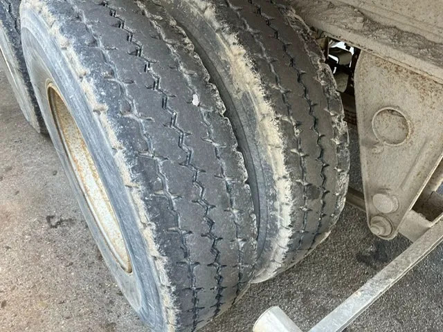 Kallur-poolhaagis Benalu 2 Axle , 8 Tyres , Alu Tipper , Spring Suspension , Drum Brakes: pilt 15