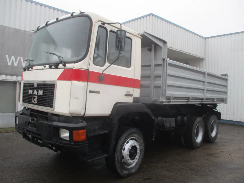 Kallurauto MAN 26 322 ZF Manual , 6x4 , 3 way tipper , Spring suspension: pilt 8
