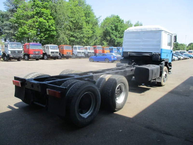 MAN 26.402 25.402 , ZF manual , 6x4 , Sping suspension - Kabiinišassiiga veoauto: pilt 3 MAN 26.402 25.402 , ZF manual , 6x4 , Sping suspension - Kabiinišassiiga veoauto: pilt 3