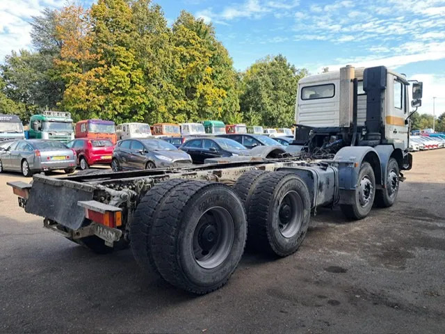 MAN 35-364 / FE 360 A , 8x4 , Spring Suspension , ZF Manual , Airco - Kabiinišassiiga veoauto: pilt 3 MAN 35-364 / FE 360 A , 8x4 , Spring Suspension , ZF Manual , Airco - Kabiinišassiiga veoauto: pilt 3