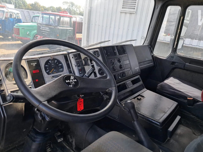 Kabiinišassiiga veoauto MAN 35-364 / FE 360 A , 8x4 , Spring Suspension , ZF Manual , Airco: pilt 14