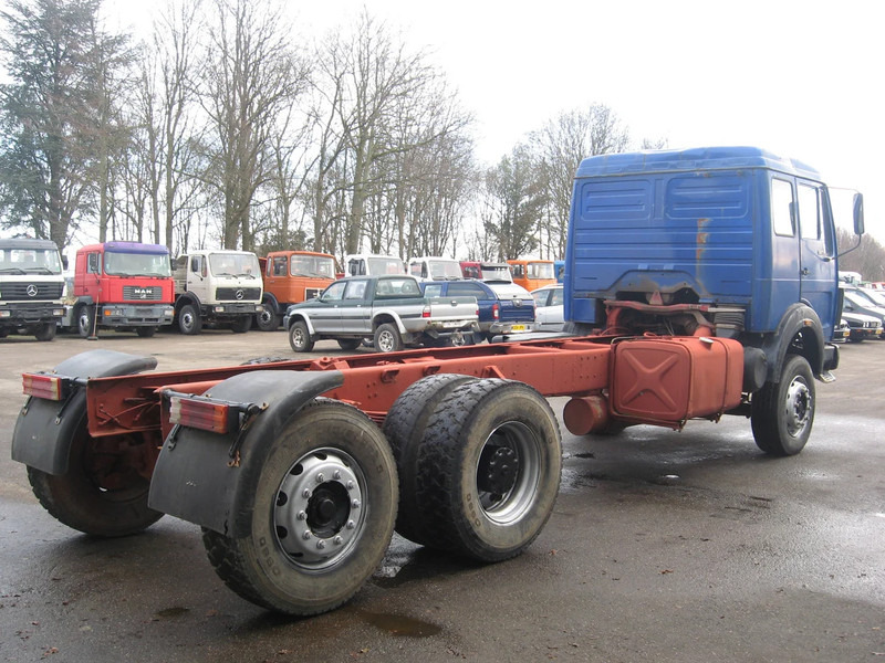 Mercedes-Benz 2435 ,V8 , Bi Turbo, 6x2 , Spring Suspension, Airco - Kabiinišassiiga veoauto: pilt 3 Mercedes-Benz 2435 ,V8 , Bi Turbo, 6x2 , Spring Suspension, Airco - Kabiinišassiiga veoauto: pilt 3