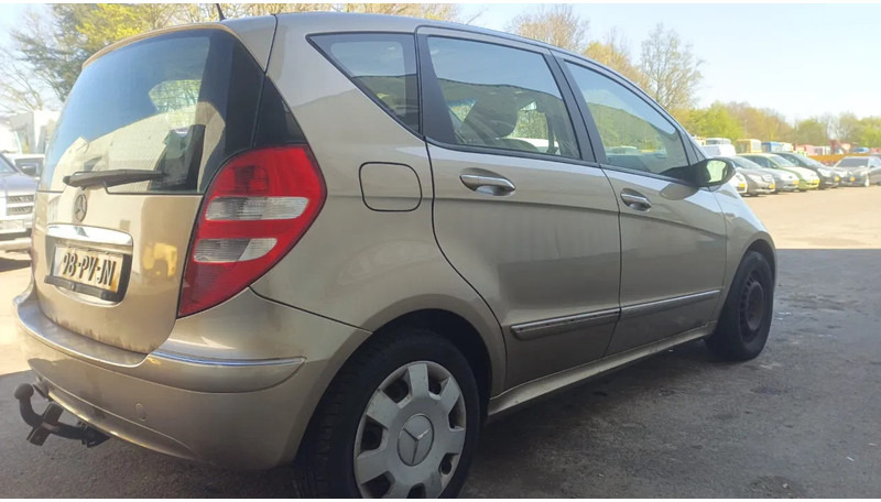 Mercedes-Benz A-Klasse 170 , Airco , leder , distrbute ketting maakt lawaai - Auto: pilt 3 Mercedes-Benz A-Klasse 170 , Airco , leder , distrbute ketting maakt lawaai - Auto: pilt 3