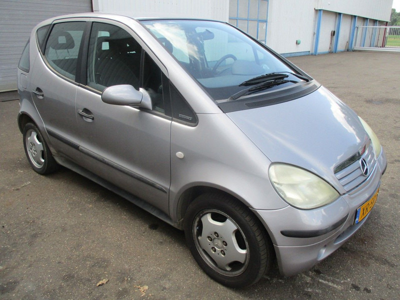 Mercedes-Benz A-Klasse A160 Elegance , Manual - Luukpära: pilt 4 Mercedes-Benz A-Klasse A160 Elegance , Manual - Luukpära: pilt 4