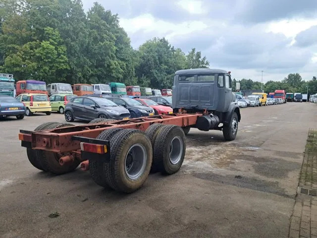 Mercedes-Benz LK 2624 , 6x4 , Manual , Spring suspension - Kabiinišassiiga veoauto: pilt 3 Mercedes-Benz LK 2624 , 6x4 , Manual , Spring suspension - Kabiinišassiiga veoauto: pilt 3