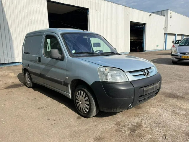 Peugeot Partner 1.9 D , Airco , Belgium Regestration - Väike kaubik: pilt 4 Peugeot Partner 1.9 D , Airco , Belgium Regestration - Väike kaubik: pilt 4