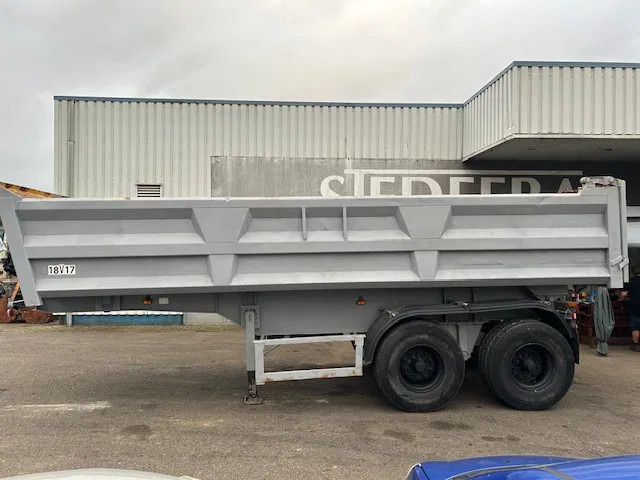 Trax 2 Axle Steel Tipper , Spring Suspension , Drum Brakes - Kallur-poolhaagis: pilt 2 Trax 2 Axle Steel Tipper , Spring Suspension , Drum Brakes - Kallur-poolhaagis: pilt 2