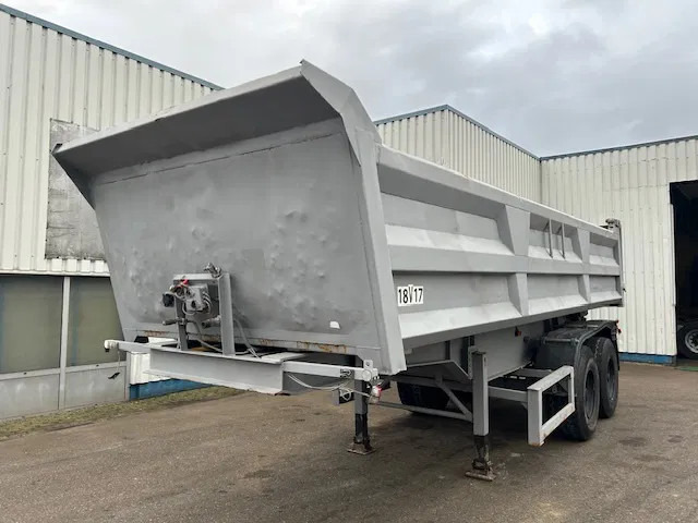 Trax 2 Axle Steel Tipper , Spring Suspension , Drum Brakes - Kallur-poolhaagis: pilt 1 Trax 2 Axle Steel Tipper , Spring Suspension , Drum Brakes - Kallur-poolhaagis: pilt 1
