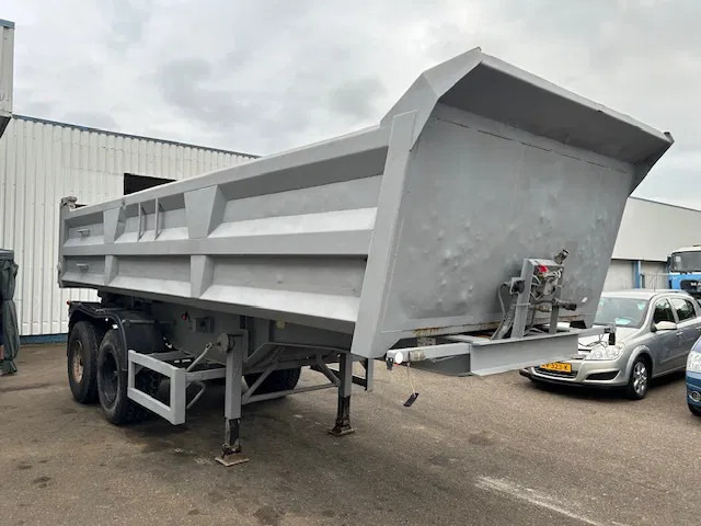 Trax 2 Axle Steel Tipper , Spring Suspension , Drum Brakes - Kallur-poolhaagis: pilt 4 Trax 2 Axle Steel Tipper , Spring Suspension , Drum Brakes - Kallur-poolhaagis: pilt 4