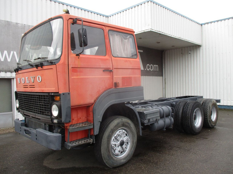 Volvo F7 , 6x4 , Manual , Euro 1 , Telma Retarder , Spring suspension - Kabiinišassiiga veoauto: pilt 1 Volvo F7 , 6x4 , Manual , Euro 1 , Telma Retarder , Spring suspension - Kabiinišassiiga veoauto: pilt 1