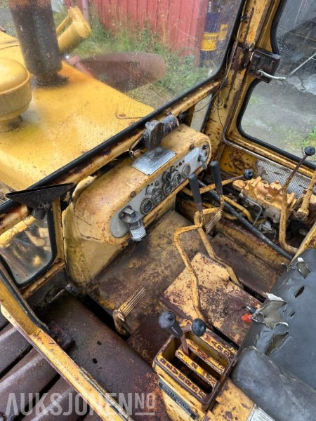 1970 CAT D4 Dozer - Ehitusseade: pilt 4 1970 CAT D4 Dozer - Ehitusseade: pilt 4