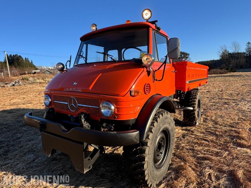 1975 Mercedes-Benz Unimog - 4x4 - Registrert som Motorredskap med kraftuttak - 80 km - Madelveok/ Platvormveok: pilt 1 1975 Mercedes-Benz Unimog - 4x4 - Registrert som Motorredskap med kraftuttak - 80 km - Madelveok/ Platvormveok: pilt 1