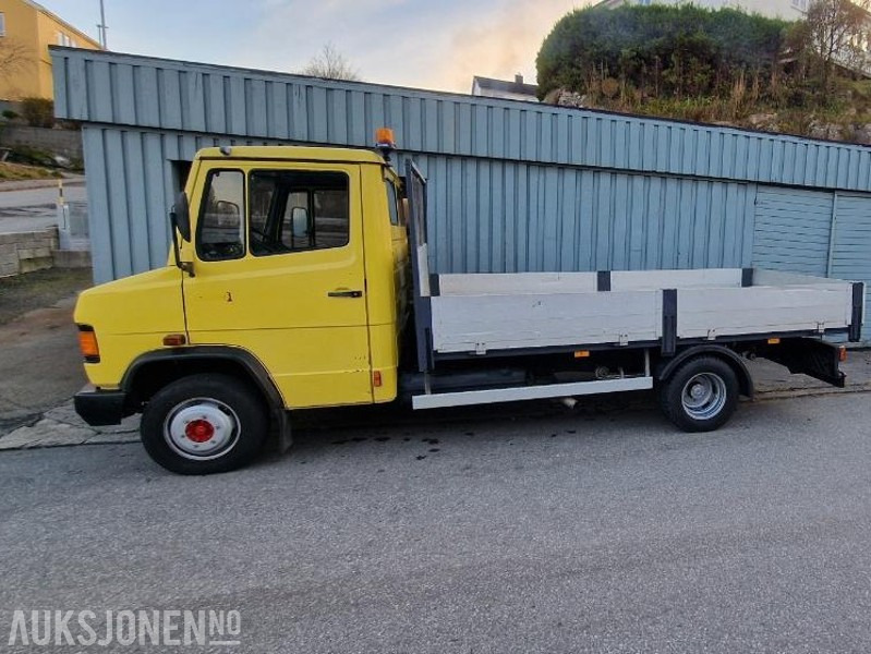 1994 Mercedes-Benz vario 611D lav km stand 9000km med kran - Madelveok/ Platvormveok: pilt 1 1994 Mercedes-Benz vario 611D lav km stand 9000km med kran - Madelveok/ Platvormveok: pilt 1