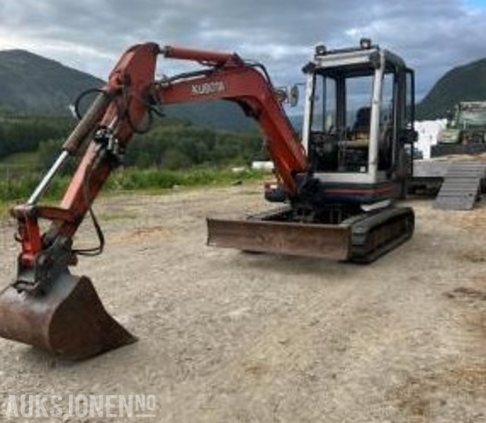 1997 Kubota KX 121-2 gravemaskin med 2 skuffer og klype - Ekskavaator: pilt 1 1997 Kubota KX 121-2 gravemaskin med 2 skuffer og klype - Ekskavaator: pilt 1