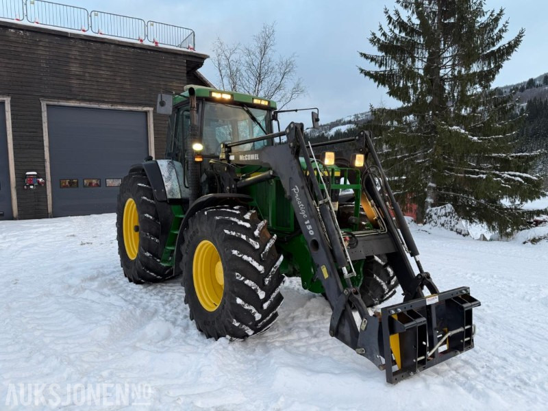 2002 John Deere RW7810 m/frontlaster og fronthydraulikk og pto - Traktor: pilt 3 2002 John Deere RW7810 m/frontlaster og fronthydraulikk og pto - Traktor: pilt 3