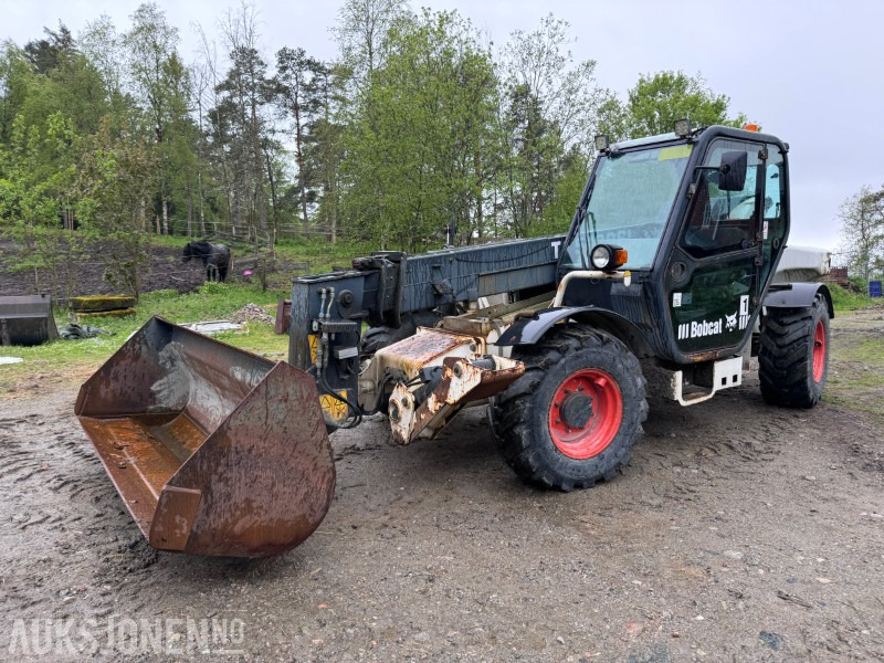 2005 Bobcat T35120SL Teleskoptruck / Teleskoplaster - 4x4x4 - avvatringssylinder - Støttelabber - Hydraulisk redskapslås - Jibb - Skuffe - 2 stk pallegafler - Teleskooplaadur: pilt 1 2005 Bobcat T35120SL Teleskoptruck / Teleskoplaster - 4x4x4 - avvatringssylinder - Støttelabber - Hydraulisk redskapslås - Jibb - Skuffe - 2 stk pallegafler - Teleskooplaadur: pilt 1