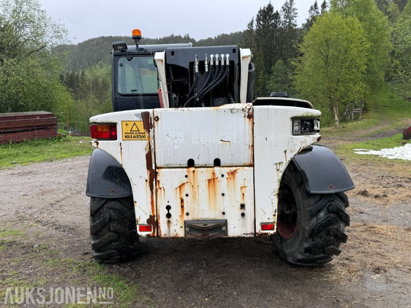 2005 Bobcat T35120SL Teleskoptruck / Teleskoplaster - 4x4x4 - avvatringssylinder - Støttelabber - Hydraulisk redskapslås - Jibb - Skuffe - 2 stk pallegafler - Teleskooplaadur: pilt 5 2005 Bobcat T35120SL Teleskoptruck / Teleskoplaster - 4x4x4 - avvatringssylinder - Støttelabber - Hydraulisk redskapslås - Jibb - Skuffe - 2 stk pallegafler - Teleskooplaadur: pilt 5