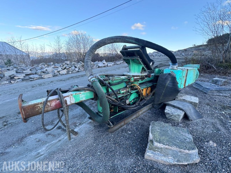 2006 IR Montabert boretårn CPA 225 - HC 40 hammer - Nytt S70 feste i 2022 - Ilmeg støvsuger - kompressor - Puurimisplatvorm: pilt 4 2006 IR Montabert boretårn CPA 225 - HC 40 hammer - Nytt S70 feste i 2022 - Ilmeg støvsuger - kompressor - Puurimisplatvorm: pilt 4