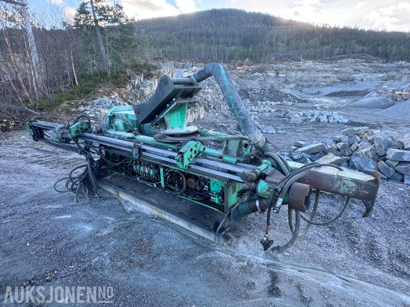 2006 IR Montabert boretårn CPA 225 - HC 40 hammer - Nytt S70 feste i 2022 - Ilmeg støvsuger - kompressor - Puurimisplatvorm: pilt 1 2006 IR Montabert boretårn CPA 225 - HC 40 hammer - Nytt S70 feste i 2022 - Ilmeg støvsuger - kompressor - Puurimisplatvorm: pilt 1