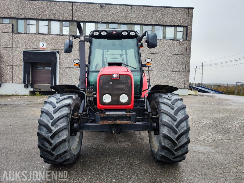 2006 Massey Ferguson 5460 – 4471 timer – Velholdt traktor i god stand - Traktor: pilt 5 2006 Massey Ferguson 5460 – 4471 timer – Velholdt traktor i god stand - Traktor: pilt 5