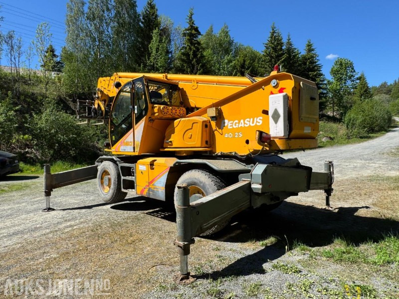 2009 Dieci Pegasus 40.25 rundtomsvingende teleskoptruck med kurv / vinsj / pallegaffler - Teleskooplaadur: pilt 3 2009 Dieci Pegasus 40.25 rundtomsvingende teleskoptruck med kurv / vinsj / pallegaffler - Teleskooplaadur: pilt 3